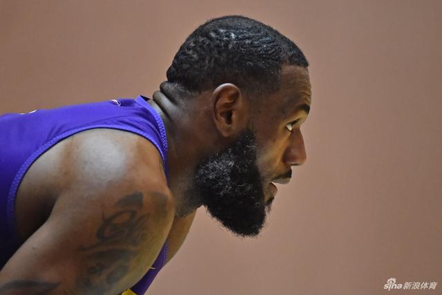 字母哥独木难支 无解防守或助雷霆笑傲NBA杯