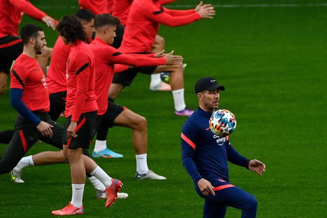 布克34分太阳力克爵士 康宁汉姆三双活塞擒龙