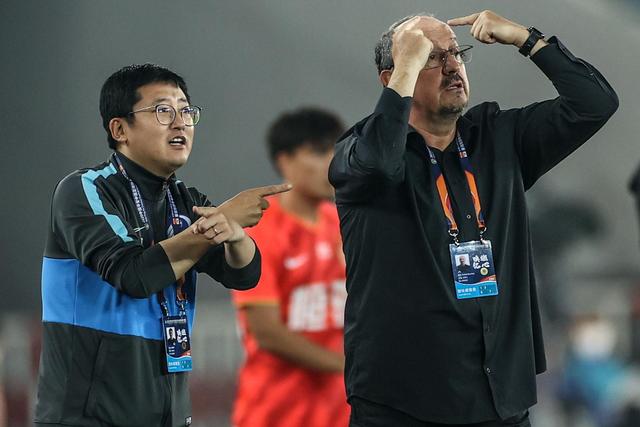 新赛季西甲前瞻：巴萨皇马争锋 中游球队混战